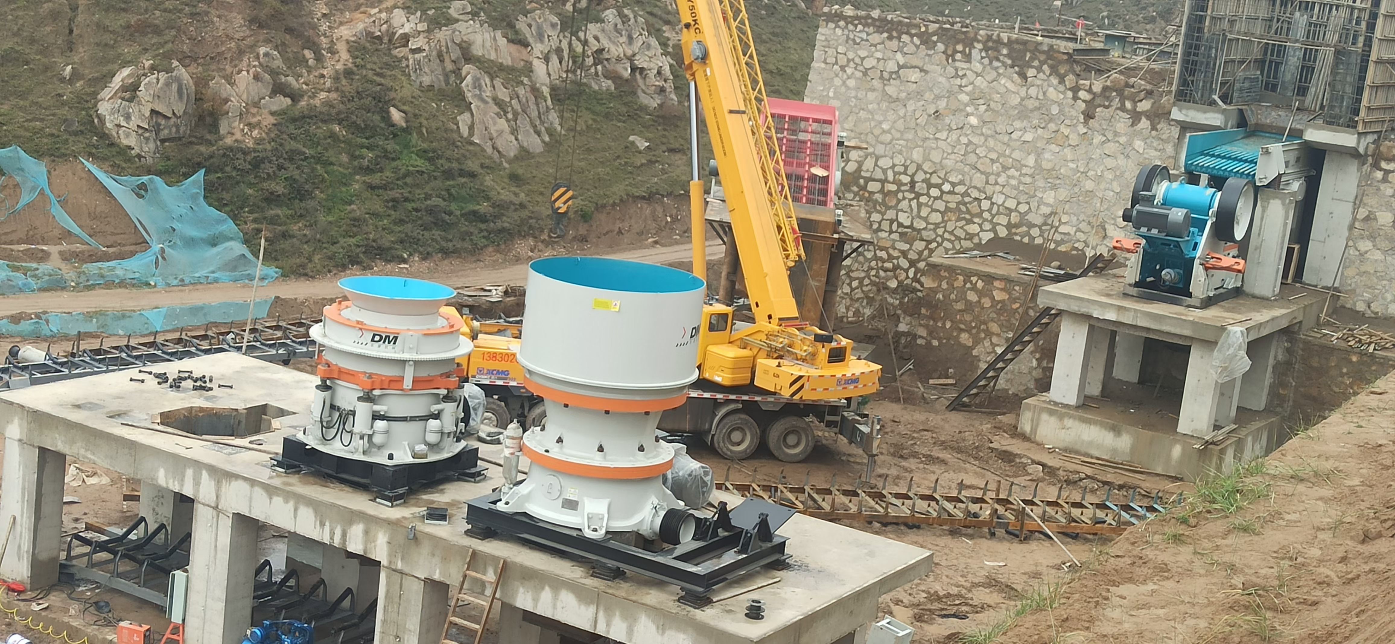 【東蒙案例】客戶時產(chǎn)600噸花崗巖碎石制砂生產(chǎn)線項目進入安裝沖刺階段!! 現(xiàn)場精彩圖集一看究竟